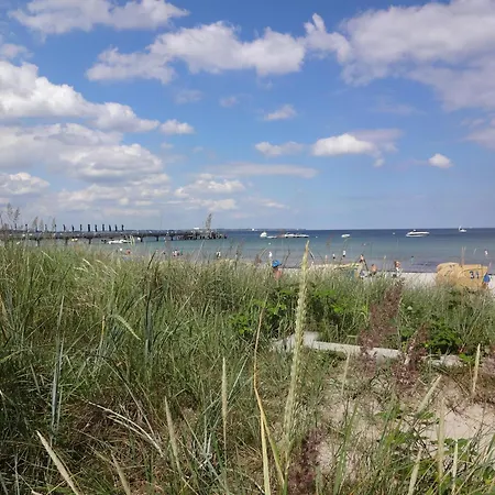 Ter 101 - Terrassenhuegel -teilseeblick * Scharbeutz