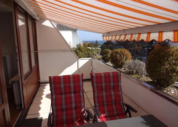 Ter 101 - Terrassenhuegel -teilseeblick Scharbeutz